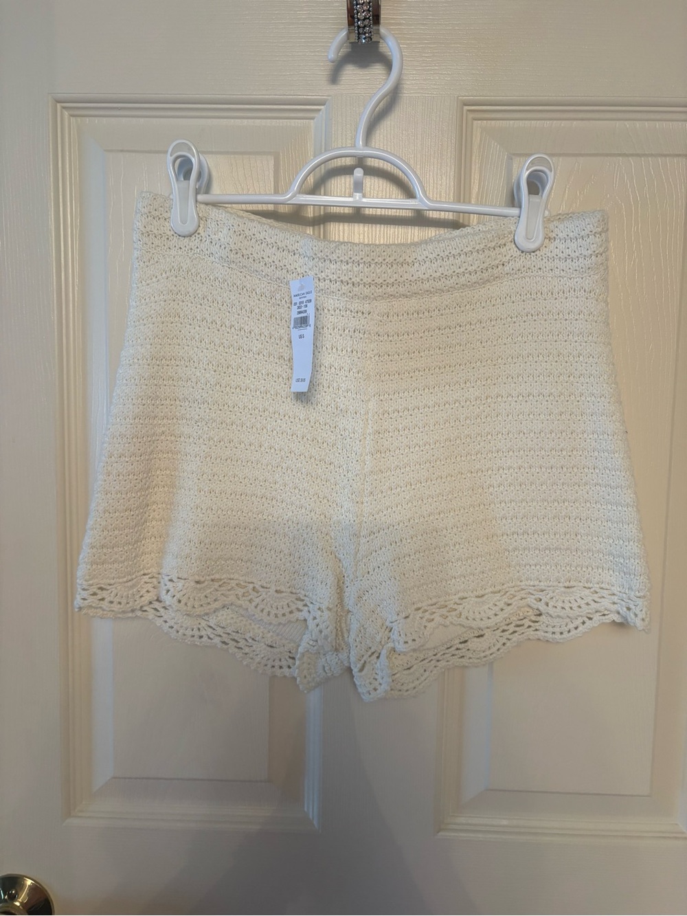 American Eagle Outfitters Cream Crochet Scallop Hem High-Waist Shorts